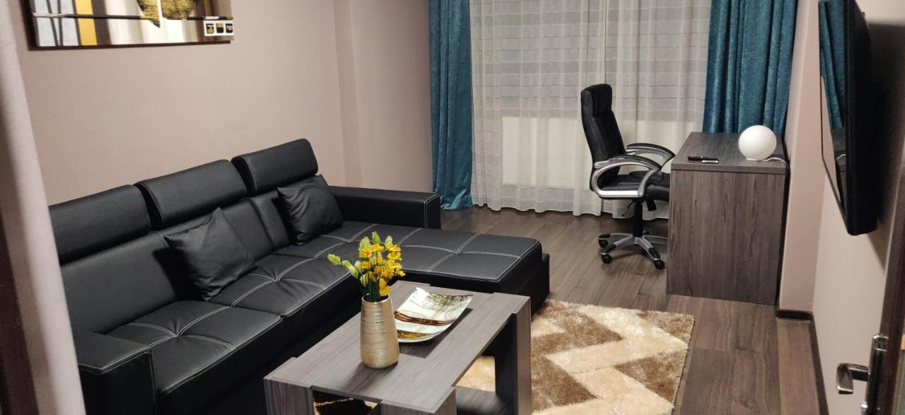 Home Apartament Braşov Buitenkant foto